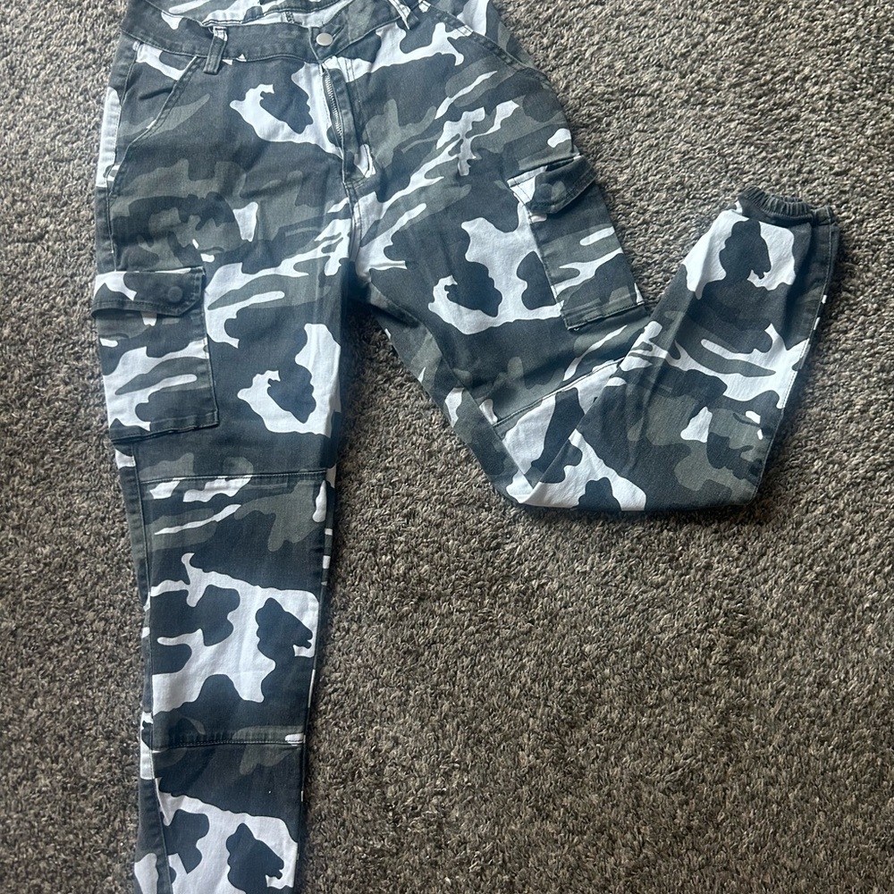 Urban Camo Women’s Cargo Pants